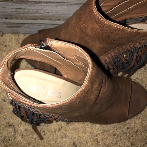 BROWN FRINGE BOOTIES - Picture 5 of 6
